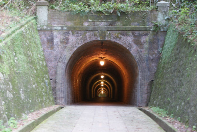 宇津ノ谷峠 静岡県静岡市駿河区