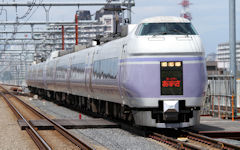 E351系特急「スーパーあずさ」