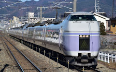 E351系特急「スーパーあずさ」