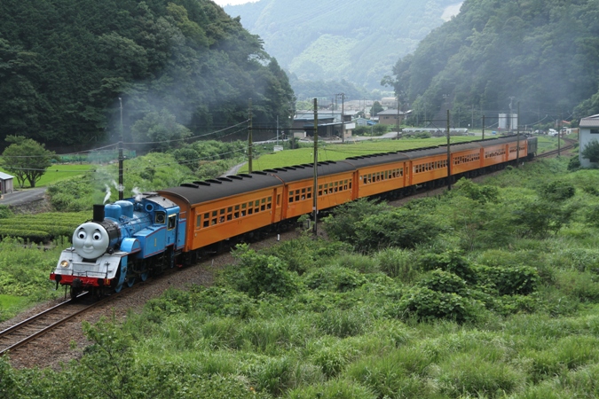 大井川鐵道で「きかんしゃトーマス」運転中
