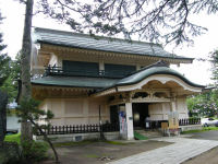 上杉神社稽照殿