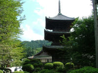 園城寺三重塔