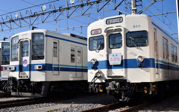 8000系