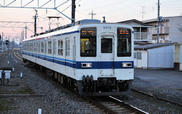 8000系